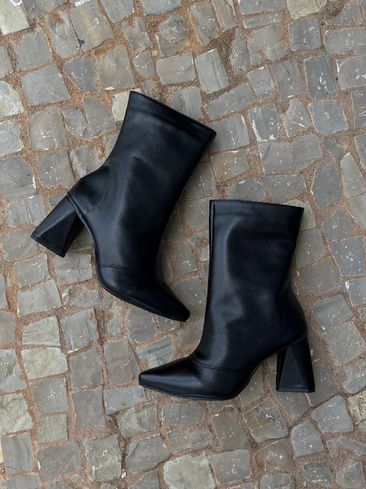 BOTA ANNE CURTA PRETA