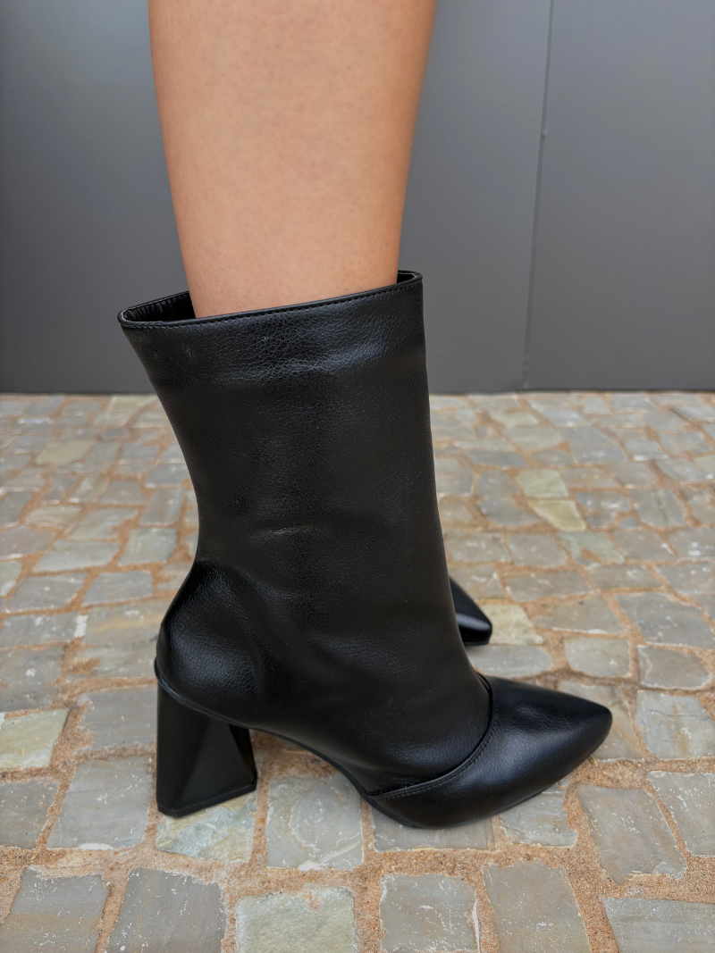 BOTA ANNE CURTA PRETA